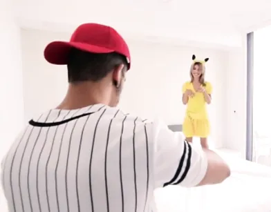 Студент жестко дерет стройную телку во время игры в покемонов