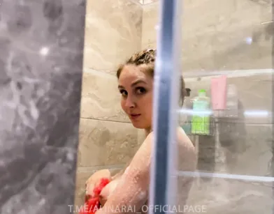 Русская мачеха дала пасынку в душе когда тот подглядывал