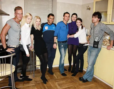 Развратная тусовка с русскими девушками в Питере