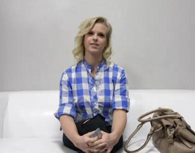 Пришла на порно кастинг показать тело и трахаться в масле