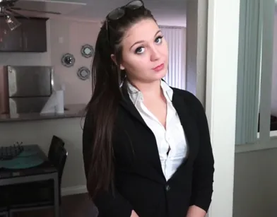 Сводная сестра разделила жилую площадь со своим братом