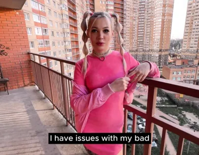 Заманила красивого соседа на секс